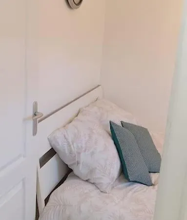 Semesterbostad Maison De En Baroeul *